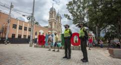 El alcalde de Bello, Óscar Pérez, recomendó a los padres de familia evitar sanciones o comparendos por infringir la medida del toque de queda. FOTO ANDRÉS CAMILO SUÁREZ