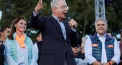 En la campaña fueron contadas las veces en las que Uribe y su candidato a la Presidencia confluyeron. Con ello se evitaba que su poder arrollador opacara a Duque y repartían fuerzas en el país. En el cierre, en Bogotá, fue su gran encuentro. FOTO reuters