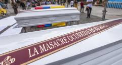 Protesta en el centro de Medellín contra las masacres. FOTO CARLOS ALBERTO VELÁSQUEZ