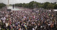 Las manifestaciones se concentraron en el monumento a George Washington. FOTO AFP