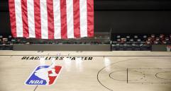 Así lucen los escenarios deportivos, no solo por el coronavirus, sino por la protesta contra el racismo. FOTO EFE