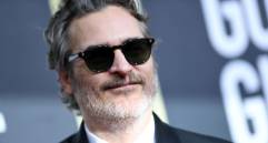 Joaquín Phoenix se llevó el premio a Mejor actor por su interpretación de Joker. Foto AFP