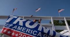 Joe Biden, en su esfuerzo por hacerse con los votos de los indecisos, un grupo que podría decantar las elecciones presidenciales que se juega contra Donald Trump. Foto: AFP