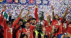 Eduardo Vargas, junto a Paolo Guerrero, terminó como goleador de la Copa. FOTO AFP
