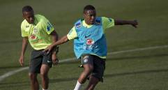 Elías y Robinho hacen parte de la nómina que enfrentaría este domingo a Venezuela para que Brasil busque el primer lugar del Grupo C, en el que todos tienen tres puntos. FOTO AP