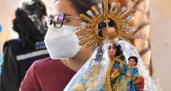 Hoy es festivo en Colombia porque la celebración de los cristianos católicos del 15 de agosto, Día de la Asunción de la Virgen María, se traslada para este lunes. FOTO EFE
