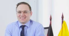 Thorsten Kötschau, presidente ejecutivo de la Cámara de Industria y Comercio Colombo-Alemana, invitó a 175 pyme colombianas a capacitarse en conductas responsables. FOTO CORTESÍA.