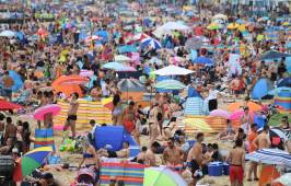 Verano en Europa pone a prueba medidas de bioseguridad para evitar el coronavirus