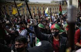 La minga indígena se hizo sentir en la Plaza de Bolívar