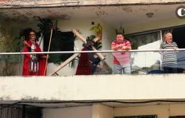 La pasión de Cristo se vivió en los balcones