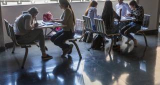 Educación, entre los sectores que deberá reforzar el próximo gobierno, pues la meta es que se invierta el 7 % del Producto Interno Bruto de Colombia. FOTO Edwin Bustamante Restrepo