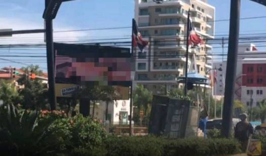 En República Dominicana proyectaron video porno en pantalla publicitaria