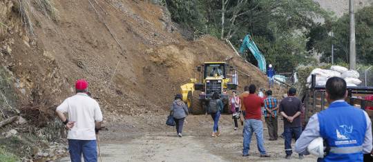 Resultado de imagen para Imagenes por derrumbes en siios del departamento