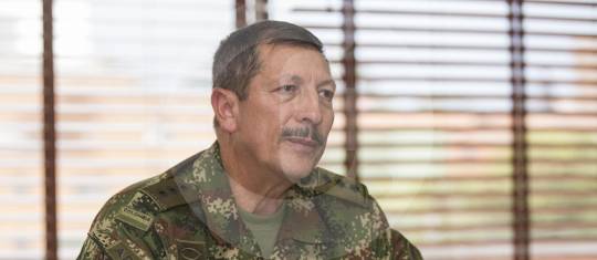La Revista Semana reveló que el general Nicacio Martínez fue apartado de su cargo a causa de la red de espionaje que supuestamente funcionaba en el Ejército. FOTO Edwin Bustamante
