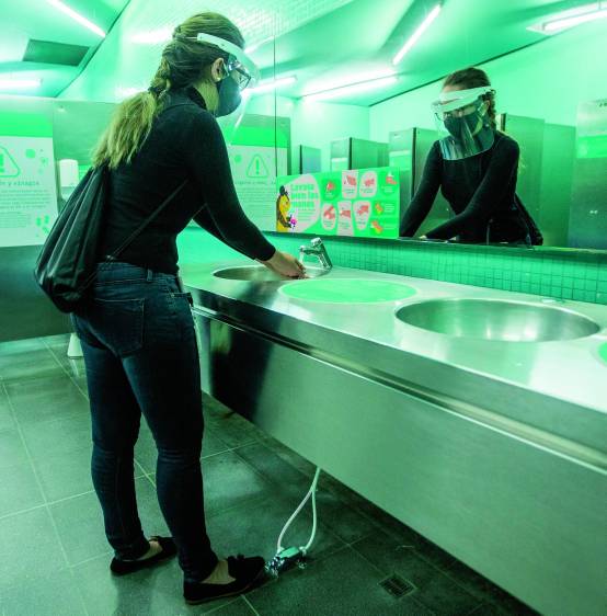 El uso de tapabocas sigue siendo fundamental, al igual que seguir todas las medidas de bioseguridad en los lugares que visite. Recuerde lavarse las manos con frecuencia, dentro y fuera de la casa. FOTO camilo suárez echeverri