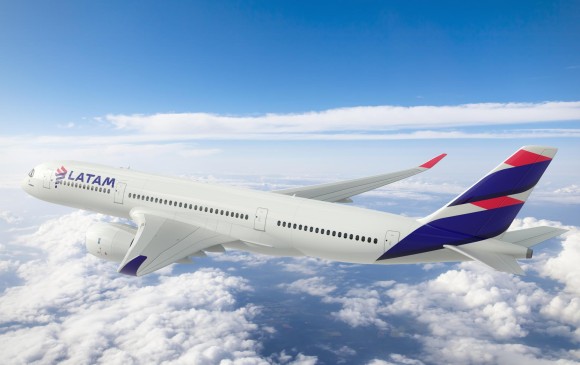Tras ser rechazada por una corte estadounidense una propuesta para financiarse, Latam presentó otra fórmula que obtuvo la autorización legal. Foto Colprensa
