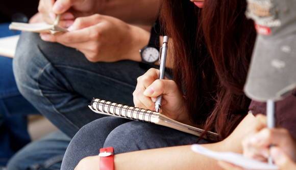  La Sala Plena no accedió a una pretensión del colectivo ‘Sin embarazos en adolescentes’ que busca que dicha cátedra, también se dé en preescolar y primaria. FOTO COLPRENSA