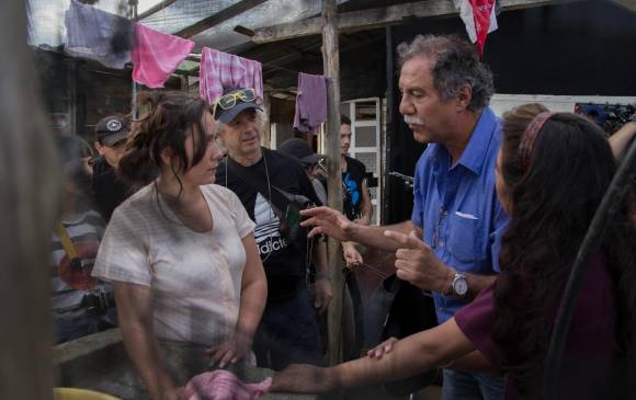 Si algo ha caracterizado el cine de Víctor Gaviria es el trabajo con actores naturales. Detrás de escenas de la producción de la película La mujer del animal. FOTO Cortesía / Raúl Soto