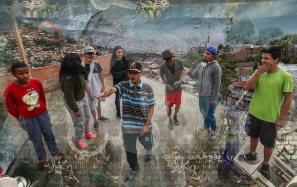 Los muchachos de AgroArte se reúnen a cantar y sembrar, así se desvinculan de los círculos violentos de la comuna 13 y el barrio La Cruz FOTO Robinson sáenz