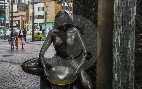 Detalle de “Homenaje al primer poblado” de Luz Piedrahita. FOTO Róbinson Sáenz.