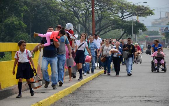 Control Migratorio a venezolanos en Puente Internacional Simón Bolívar que comunica a Cúcuta a San Antonio del Táchira. FOTO: COLPRENSA