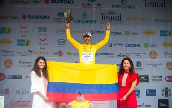 Iván Ramiro Sosa, el nuevo escalador que muestra Colombia con orgullo en las carreteras de Europa. FOTO tomada de twitter