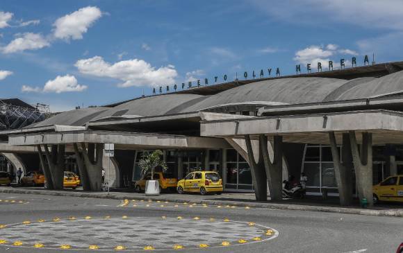 Ayer se cancelaron 13 vuelos y se desviaron 18 por las condiciones climáticas. FOTO: Róbinson Sáenz Vargas.