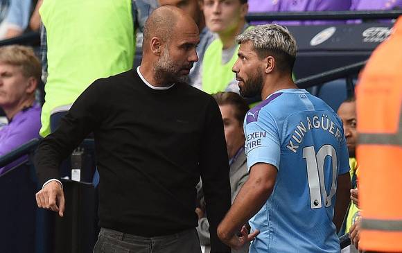 Fuerte discusión entre Guardiola y Agüero. Foto: AFP