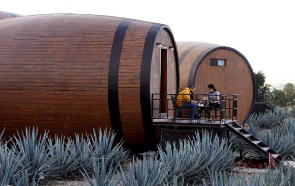 En vez de tener jardines los huÃ©spedes se encuentran con plantaciones de agave. FOTO AFP