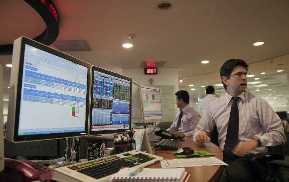 Si está pensando en invertir, son múltiples las alternativas que ofrece el mercado; las acciones son una de ellas. Foto: Colprensa.