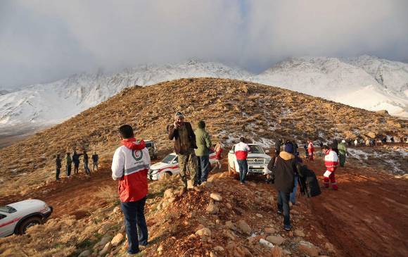 Los organismos de búsqueda y rescate ubicaron los restos de la aeronave. FOTO AFP