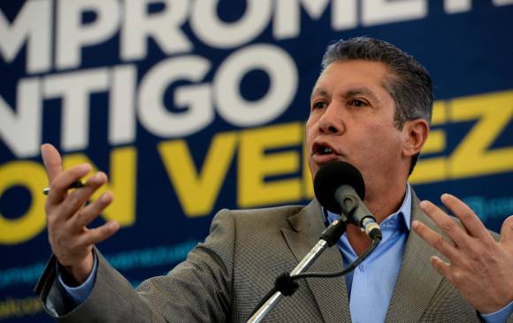 El candidato presidencial venezolano Henri Falcon ofrece una rueda de prensa este lunes en Caracas (Venezuela). CORTESÍA AFP