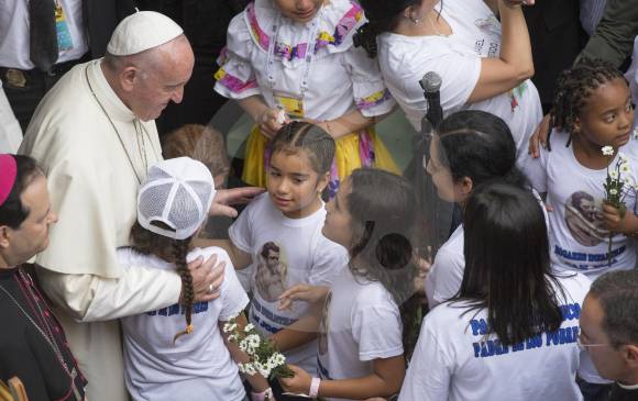 El Papa Francisco de visita en el hogar San José, en Boston. FOTO EDWIN BUSTAMANTE