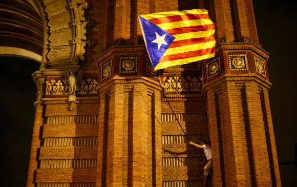 Manifestante a favor de la independencia. FOTO: REUTERS 