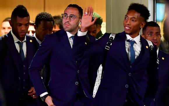 La selección Colombia llegó a Rusia vestida de traje. FOTO AFP