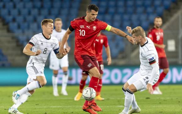 Acción de juego del partido entre Suiza y Alemania. FOTO EFE