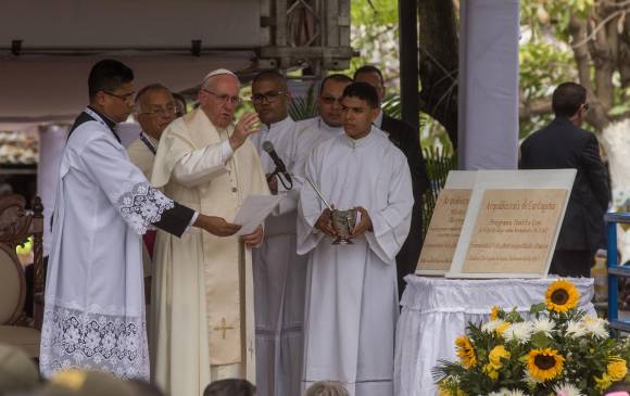 El Papa Francisco celebró el Angelus afuera de la Iglesia San Pedro Claver.