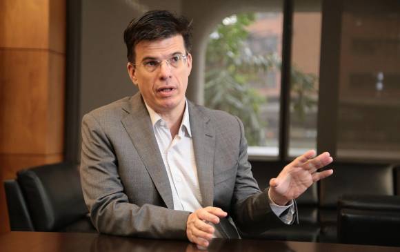 Juan David Escobar, presidente de Seguros Sura Colombia, insistió en que la tarea es apoyar a los clientes, velar por su bienestar y la competitividad de las empresas. FOTO cortesía Sura