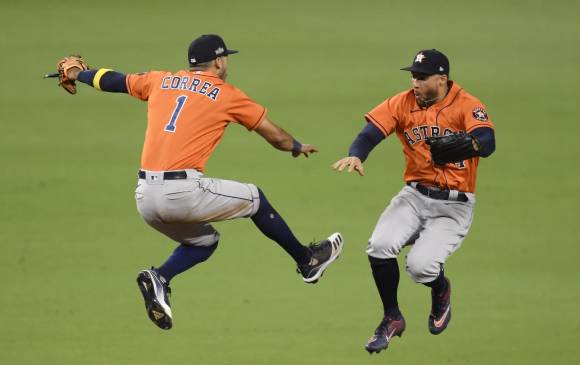 Así celebraron los jugadores de los Astros de Houston. FOTO AFP