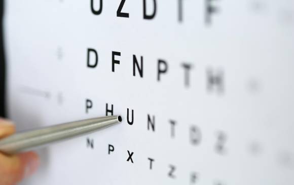Los ojos funcionan como una cámara fotográfica, y como tal, debemos darles buen uso. En todas las etapas de la vida cuidar la salud visual es fundamental. Foto: ShutterStock