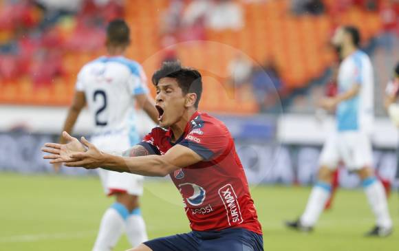 El delantero Germán Ezequiel Cano lamentándose durante el encuentro frente al Junior. FOTO MANUEL SALDARRIAGA