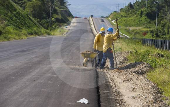 La Ruta del Sol 2 es una troncal que mide cerca de 600 km y empezó su construcción en agosto de 2011. En agosto de 2017 se detuvieron las obras por los líos con Odebrecht. FOTO Julio C. Herrera