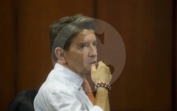 Luis Pérez expresó, de nuevo, su malestar con el director del Igac, Juan Antonio Nieto por caso Belén de Bajirá. Foto: Esteban Vanegas