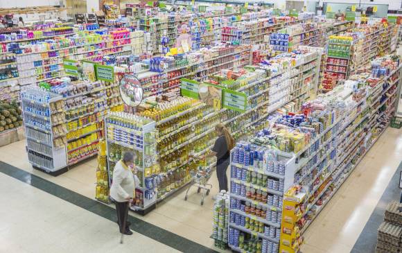 La meta del Gobierno Duque es que los sellos con información en productos que representan riesgo para la salud se apliquen a más tardar el 7 de agosto de 2022. FOTO eDWIN bUSTAMANTE