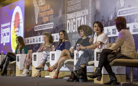 Empresas e iniciativas con modelos disruptivos y que usan los avances tecnológicos, y que están bajo el liderazgo de mujeres se dieron vitrina en el octavo Summit de Transformación Digital, celebrado por la Andi en Medellín. FOTO Santiago Mesa