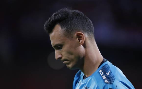 En la imagen se muestra la tristeza del portero David González tras la eliminación del DIM en los penaltis. FOTO Róbinson Sáenz