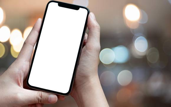 El notch o “muela”, ese borde negro arriba, es una tendencia en todos los smartphones de gama alta que se lanzarán en el país. FOTO SSTOCK