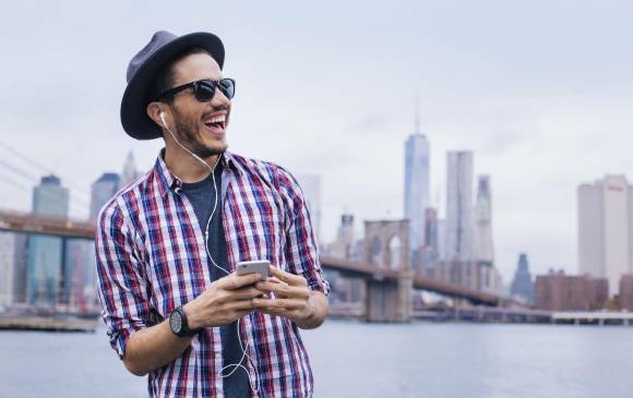 Spotify fue lanzada oficialmente el 7 de octubre de 2008 después de dos años de desarrollos iniciales. Foto SSTOCK.