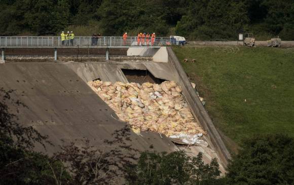 Algunas paredes de la presa presentan problemas. FOTO AFP