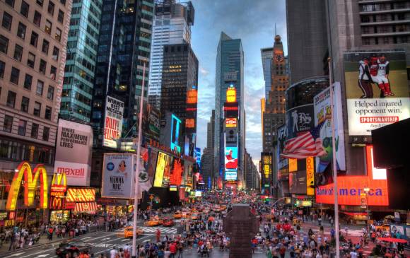 El consumismo aumenta emisiones de CO2 de las ciudades. En la foto, Nueva York. Foto Terabass